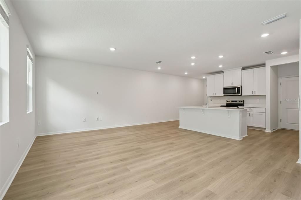 En Venta: $286,530 (3 camas, 2 baños, 1566 Pies cuadrados)