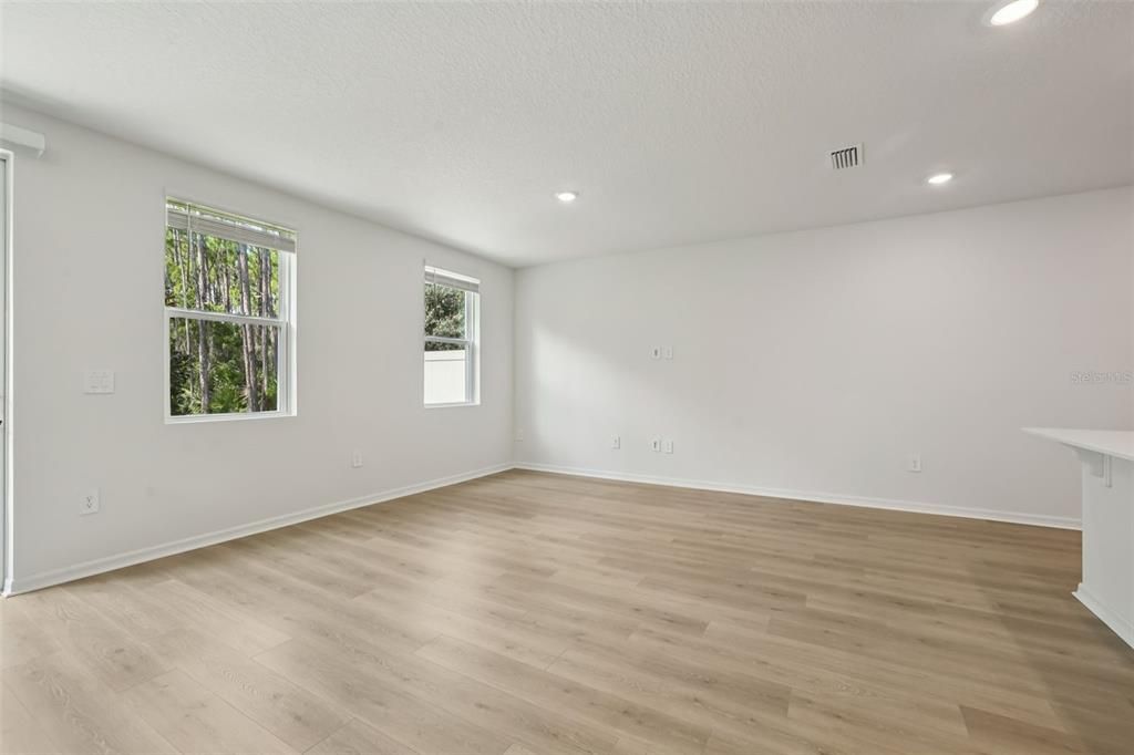 En Venta: $286,530 (3 camas, 2 baños, 1566 Pies cuadrados)