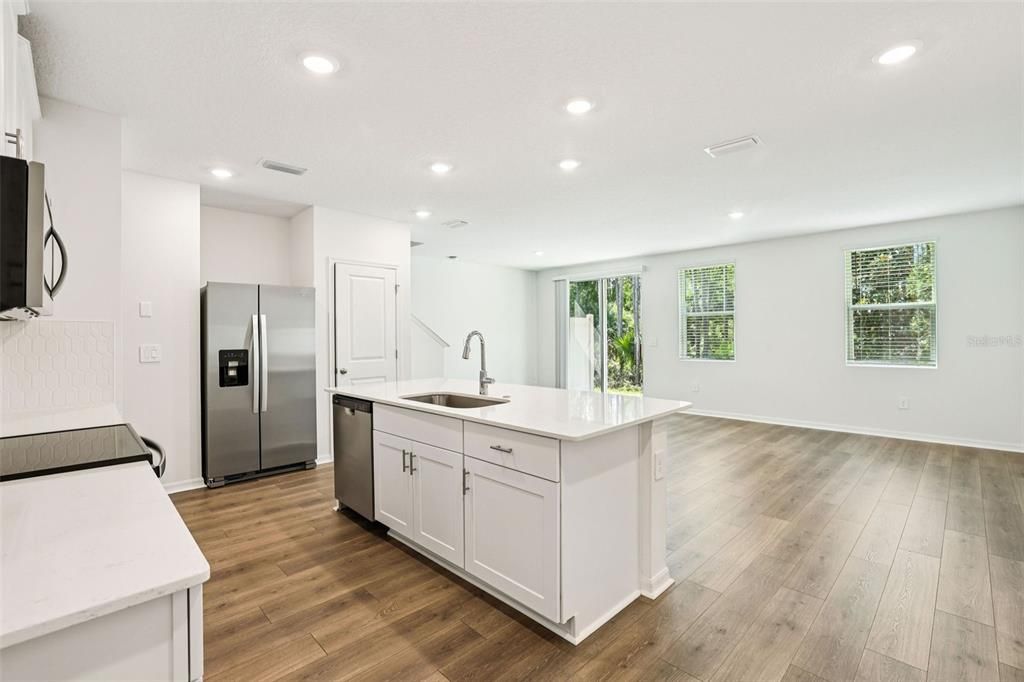 En Venta: $287,770 (3 camas, 2 baños, 1566 Pies cuadrados)