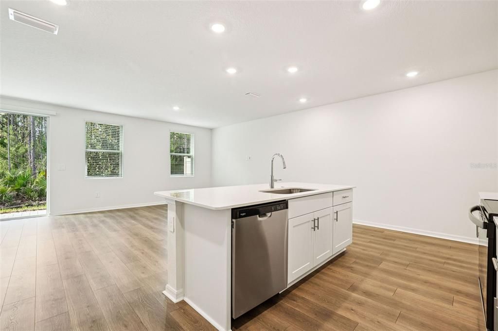 En Venta: $287,770 (3 camas, 2 baños, 1566 Pies cuadrados)