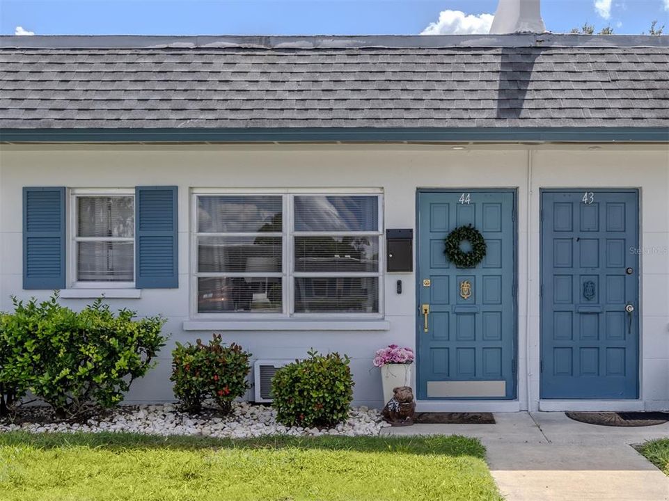 待售: $143,000 (1 贝兹, 1 浴室, 403 平方英尺)