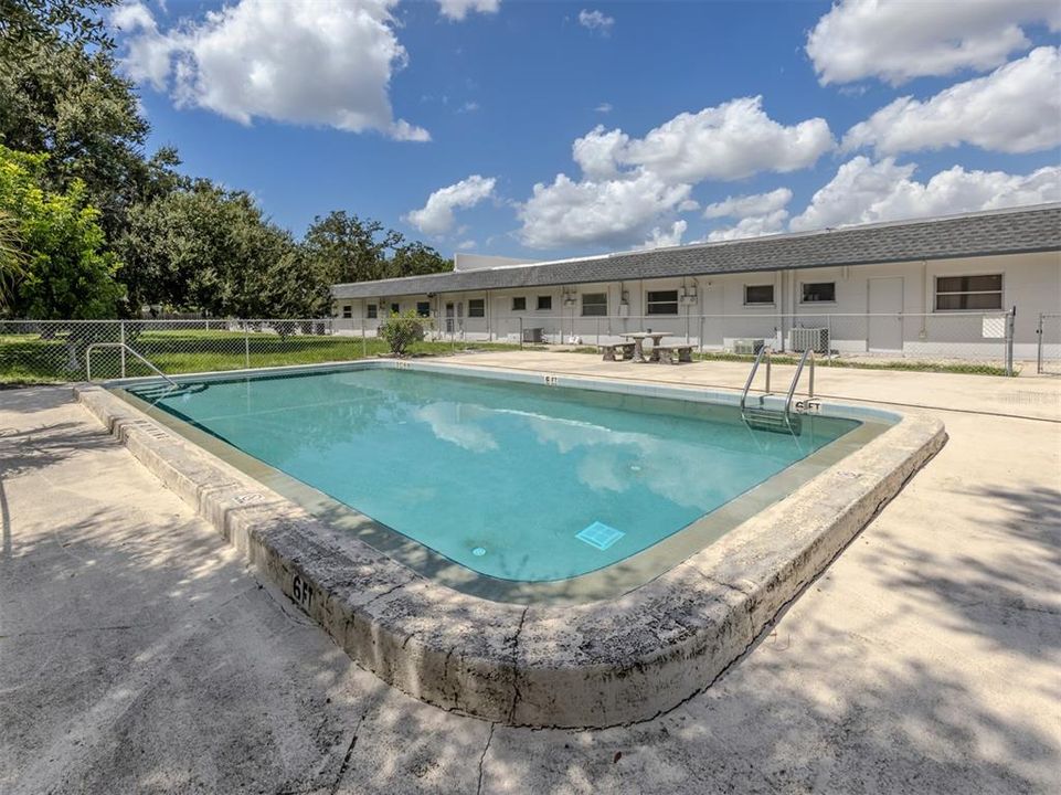 待售: $143,000 (1 贝兹, 1 浴室, 403 平方英尺)