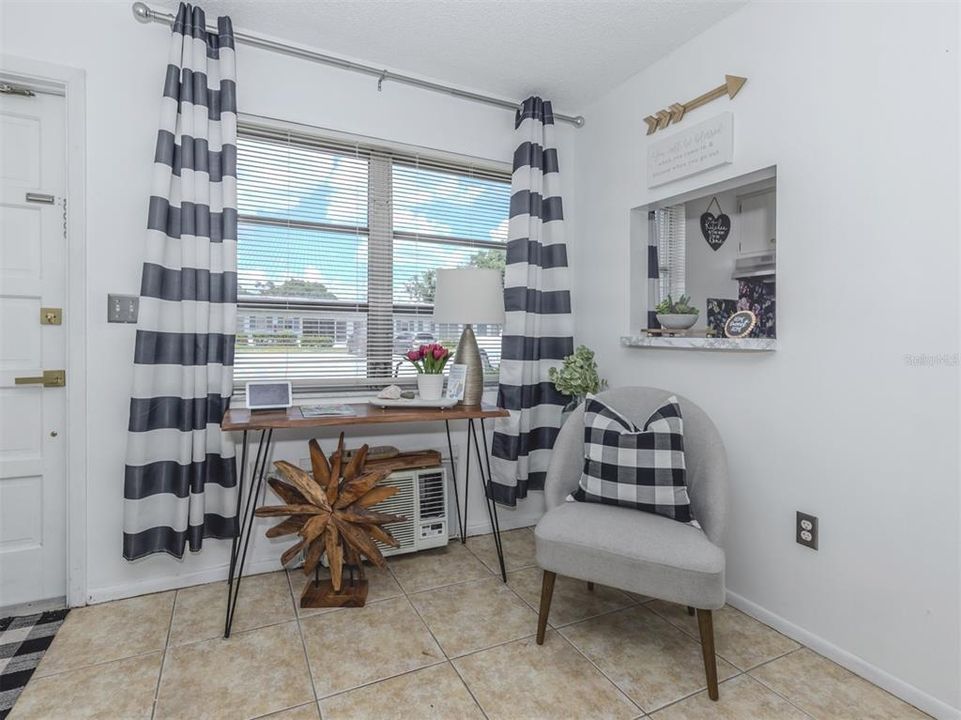 待售: $143,000 (1 贝兹, 1 浴室, 403 平方英尺)