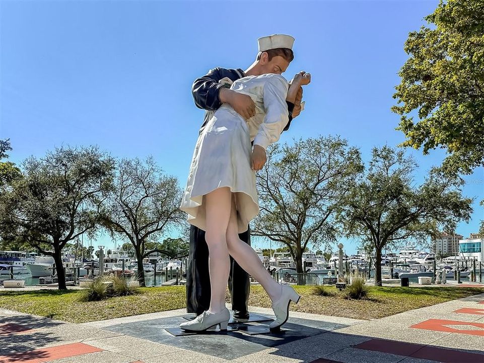 待售: $143,000 (1 贝兹, 1 浴室, 403 平方英尺)