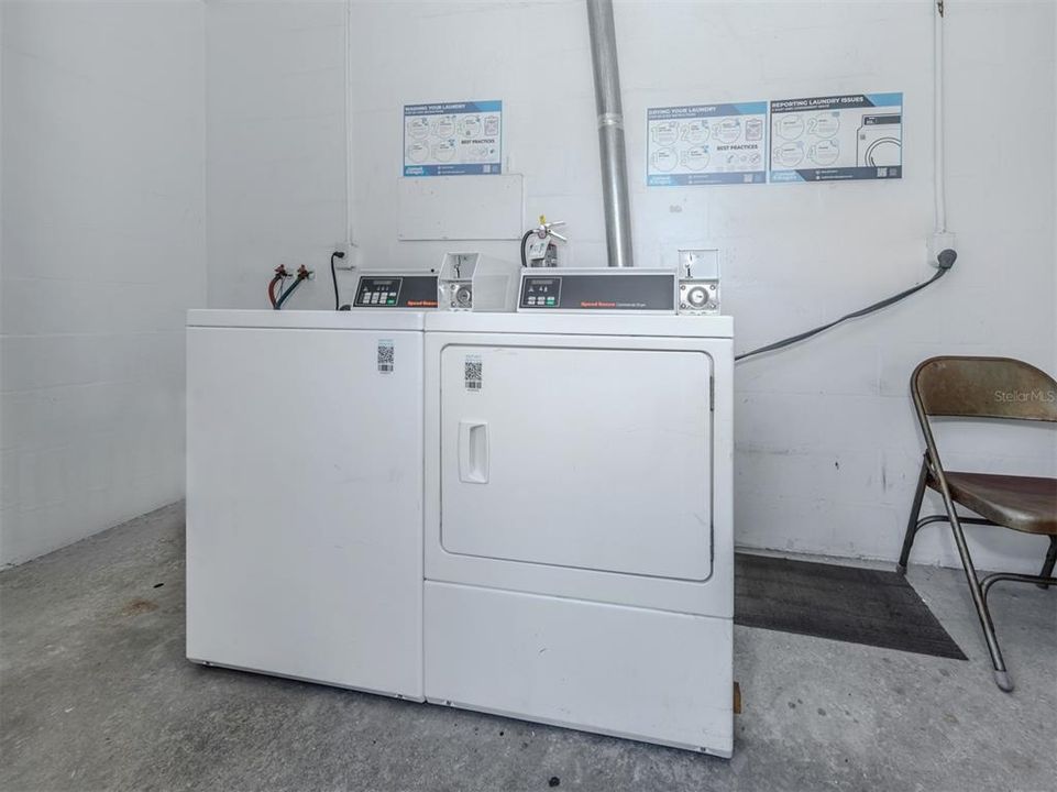 待售: $143,000 (1 贝兹, 1 浴室, 403 平方英尺)