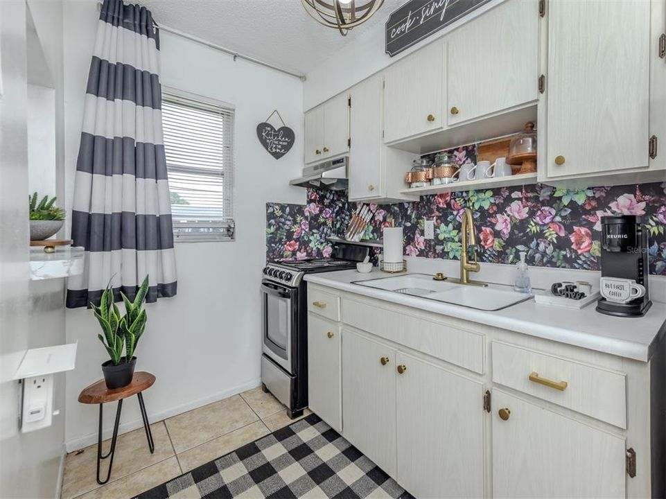 待售: $143,000 (1 贝兹, 1 浴室, 403 平方英尺)