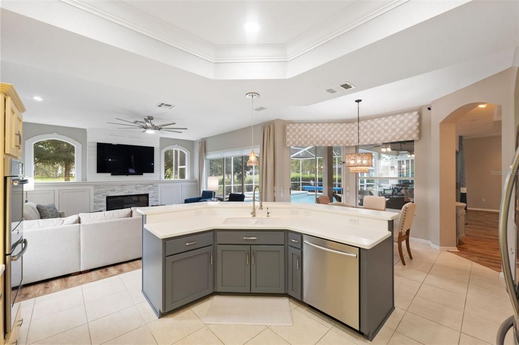 Под контрактом: $560,000 (3 спален, 3 ванн, 2837 Квадратных фут)