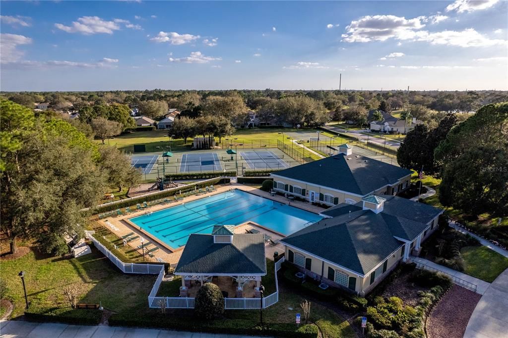 Под контрактом: $560,000 (3 спален, 3 ванн, 2837 Квадратных фут)