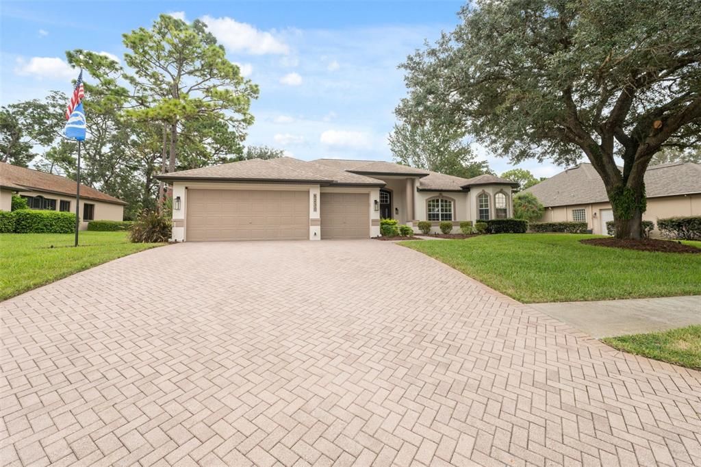 Под контрактом: $560,000 (3 спален, 3 ванн, 2837 Квадратных фут)