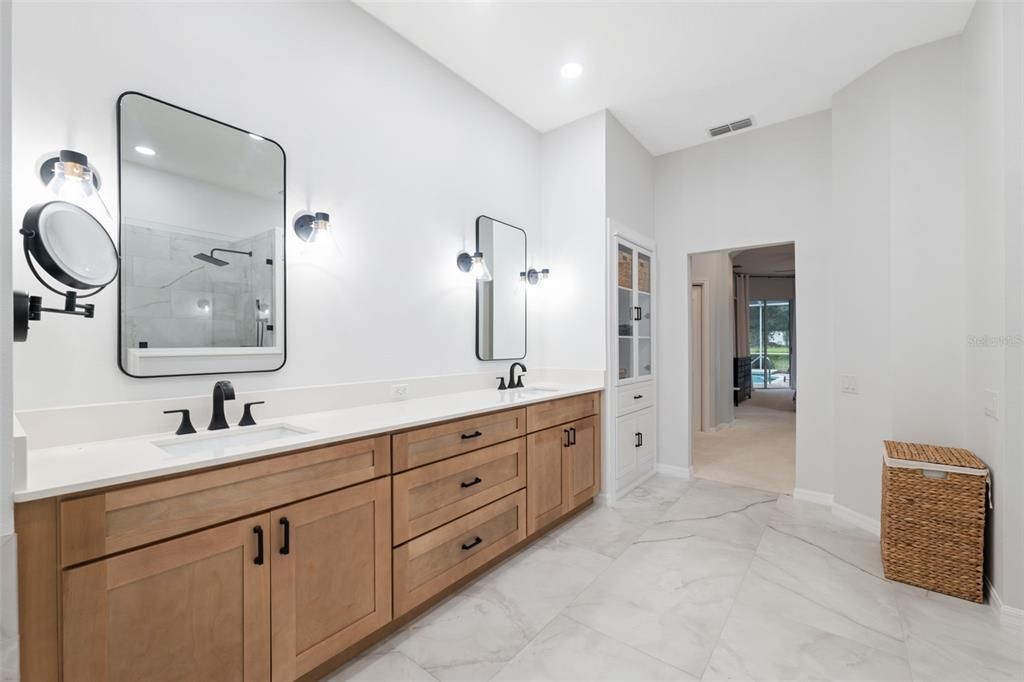 Под контрактом: $560,000 (3 спален, 3 ванн, 2837 Квадратных фут)