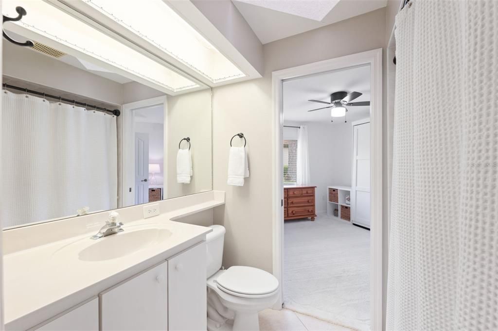 Под контрактом: $560,000 (3 спален, 3 ванн, 2837 Квадратных фут)