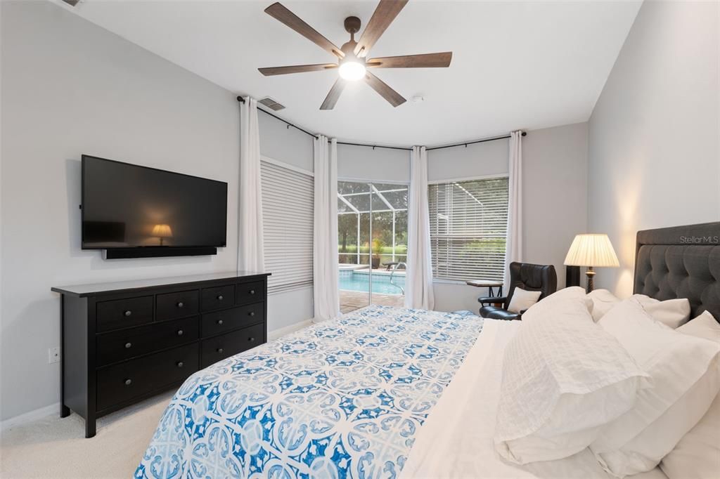 Под контрактом: $560,000 (3 спален, 3 ванн, 2837 Квадратных фут)