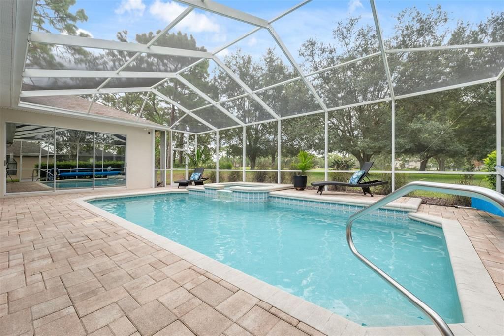 Под контрактом: $560,000 (3 спален, 3 ванн, 2837 Квадратных фут)