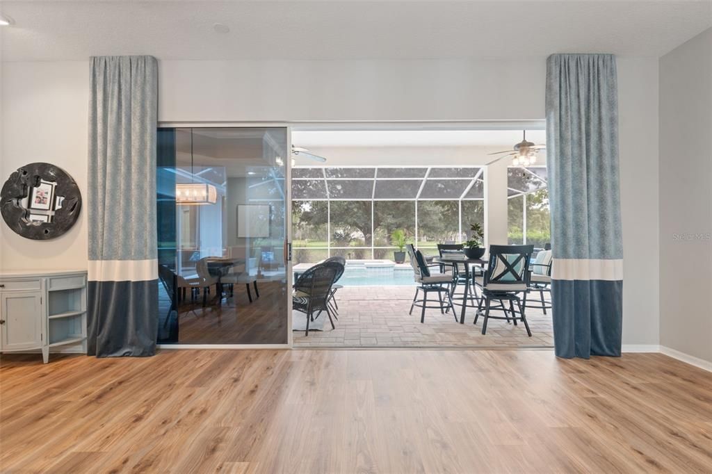 Под контрактом: $560,000 (3 спален, 3 ванн, 2837 Квадратных фут)