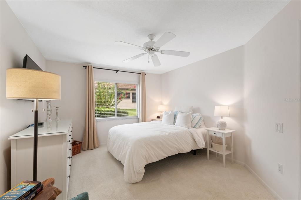 Под контрактом: $560,000 (3 спален, 3 ванн, 2837 Квадратных фут)