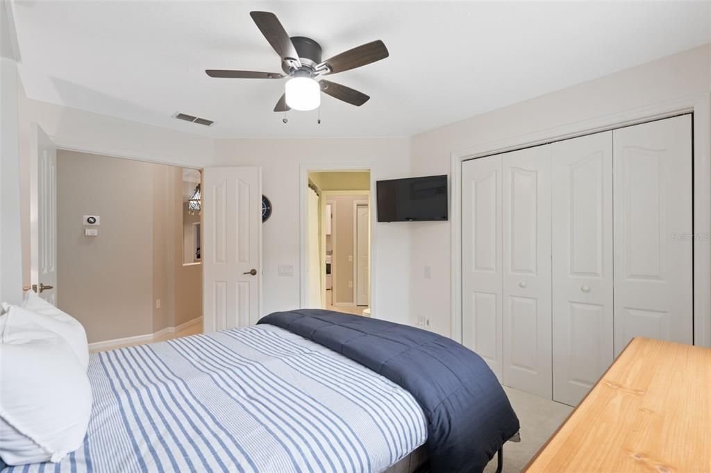 Под контрактом: $560,000 (3 спален, 3 ванн, 2837 Квадратных фут)