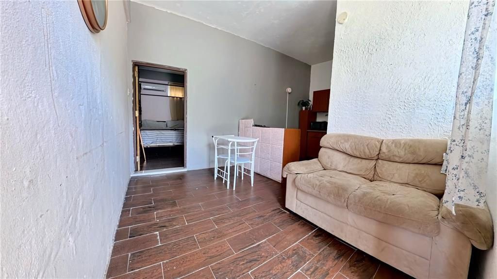 For Sale: $399,000 (6 beds, 3 baths, 3725 Square Feet)