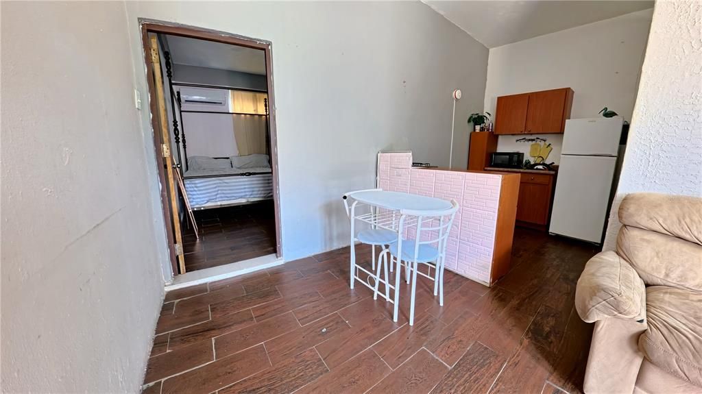 For Sale: $399,000 (6 beds, 3 baths, 3725 Square Feet)