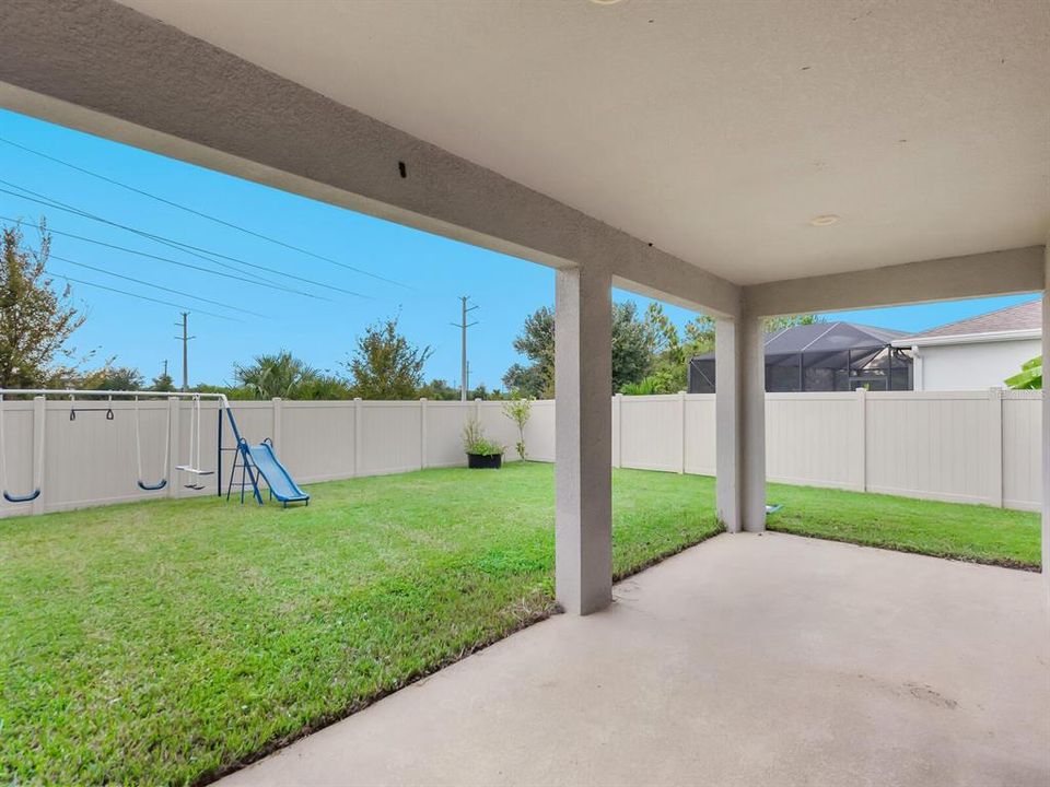 Active With Contract: $500,000 (4 beds, 2 baths, 2051 Square Feet)