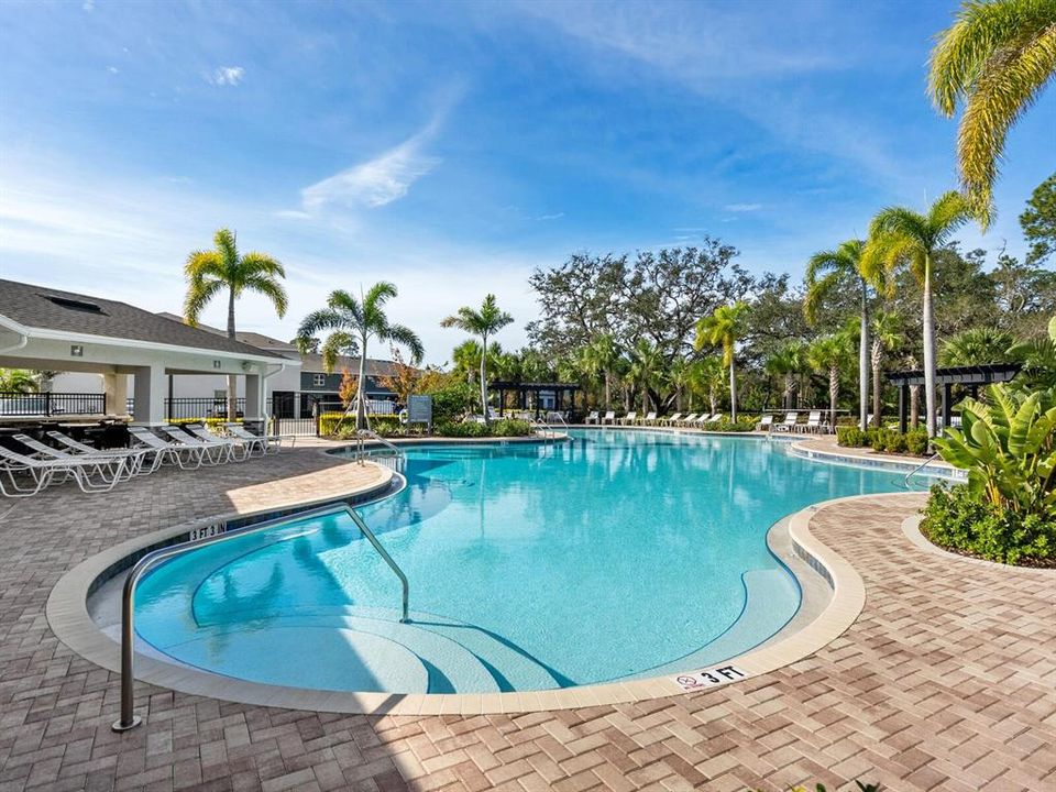 Active With Contract: $500,000 (4 beds, 2 baths, 2051 Square Feet)