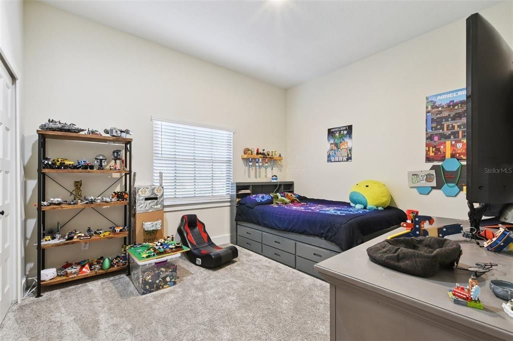 Active With Contract: $1,050,000 (5 beds, 3 baths, 3308 Square Feet)