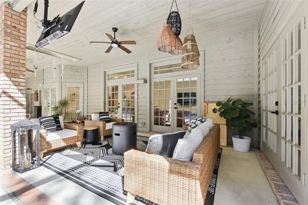 Active With Contract: $1,050,000 (5 beds, 3 baths, 3308 Square Feet)