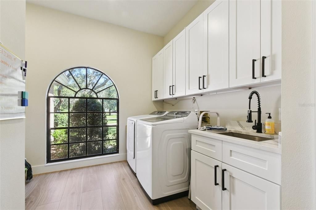 Active With Contract: $1,050,000 (5 beds, 3 baths, 3308 Square Feet)