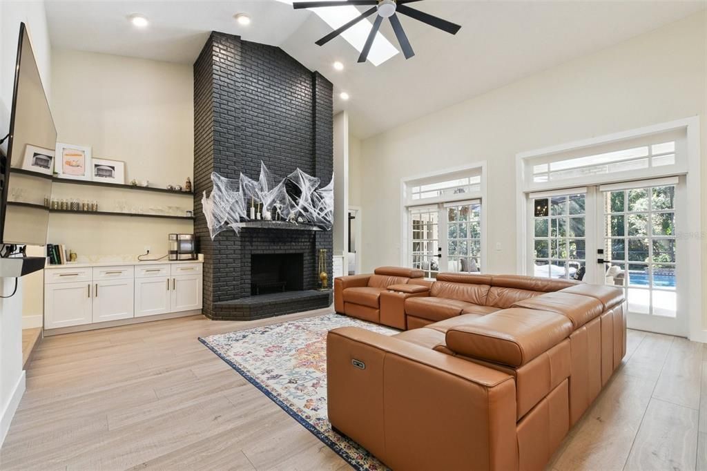 Active With Contract: $1,050,000 (5 beds, 3 baths, 3308 Square Feet)