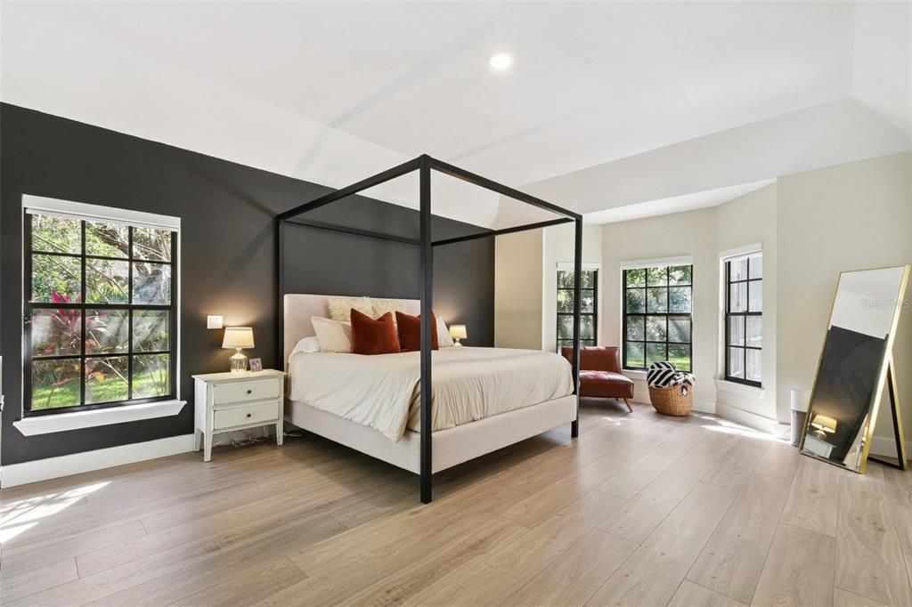 Active With Contract: $1,050,000 (5 beds, 3 baths, 3308 Square Feet)