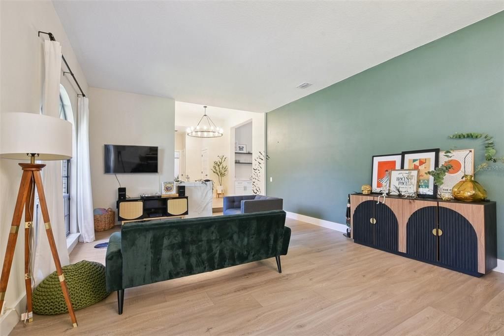 Active With Contract: $1,050,000 (5 beds, 3 baths, 3308 Square Feet)