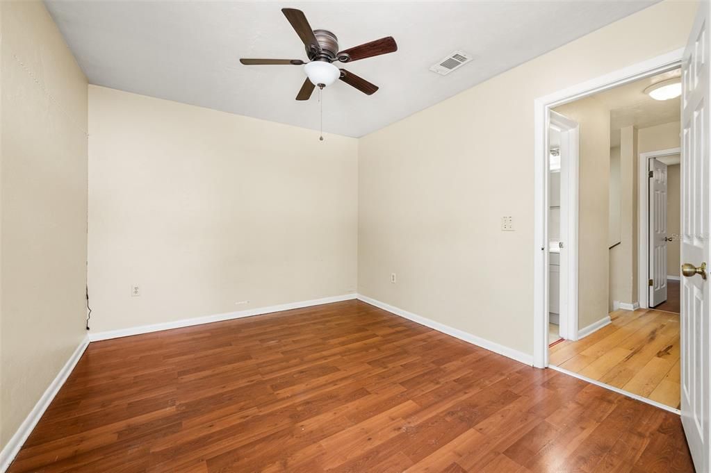 En Venta: $211,000 (3 camas, 2 baños, 1321 Pies cuadrados)