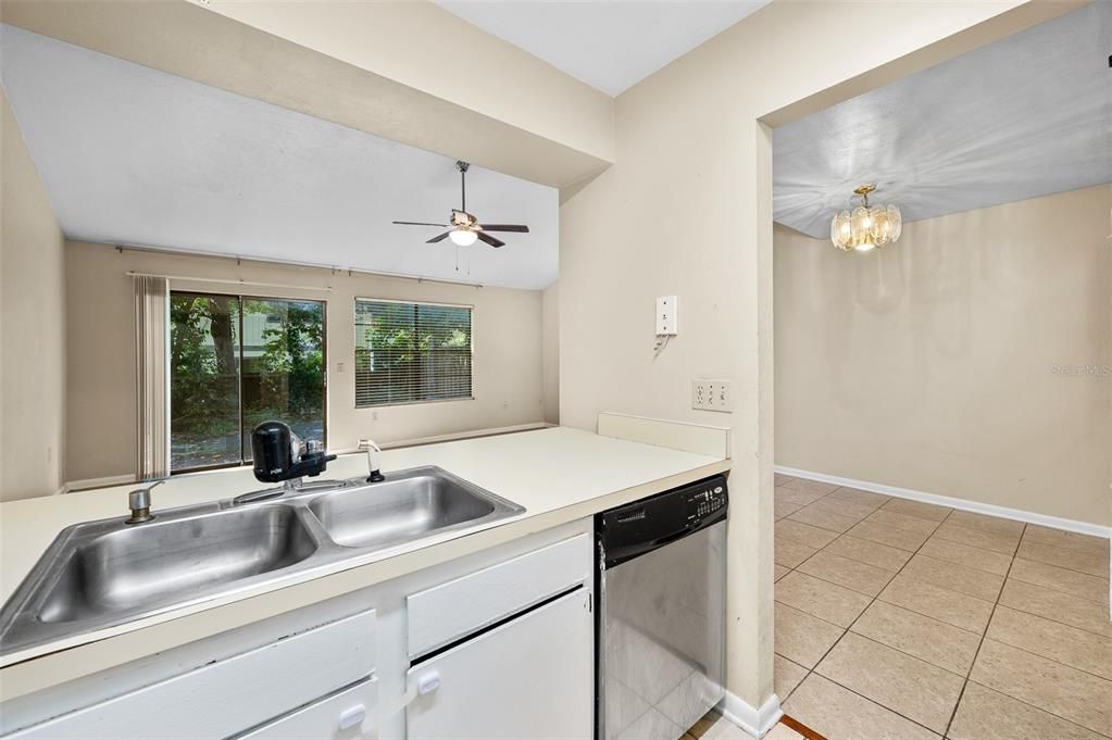 En Venta: $211,000 (3 camas, 2 baños, 1321 Pies cuadrados)