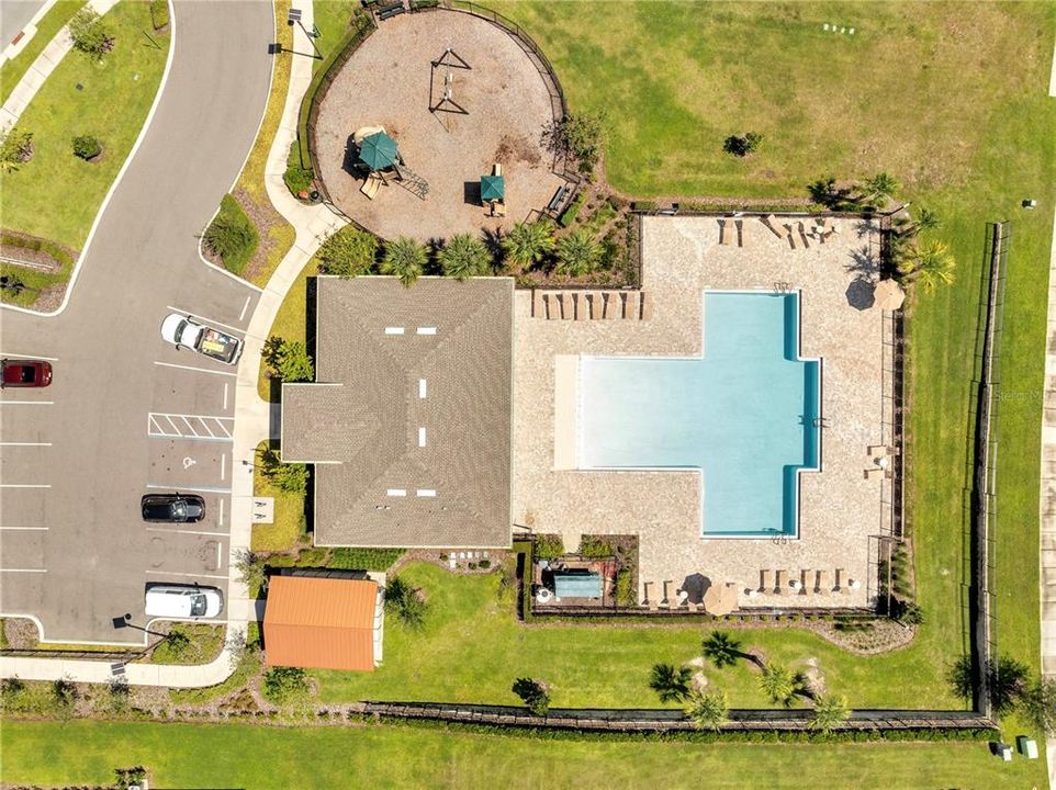 待售: $392,990 (4 贝兹, 2 浴室, 1617 平方英尺)