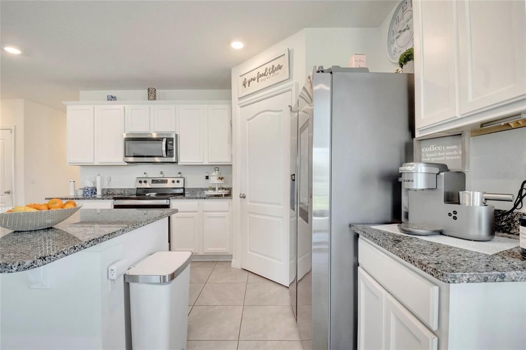 待售: $392,990 (4 贝兹, 2 浴室, 1617 平方英尺)