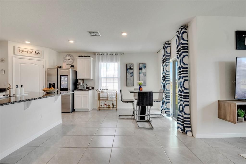 待售: $392,990 (4 贝兹, 2 浴室, 1617 平方英尺)