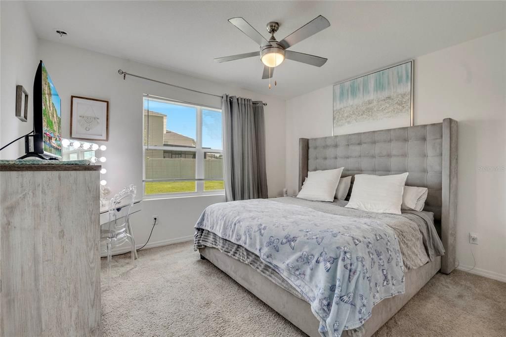 待售: $392,990 (4 贝兹, 2 浴室, 1617 平方英尺)