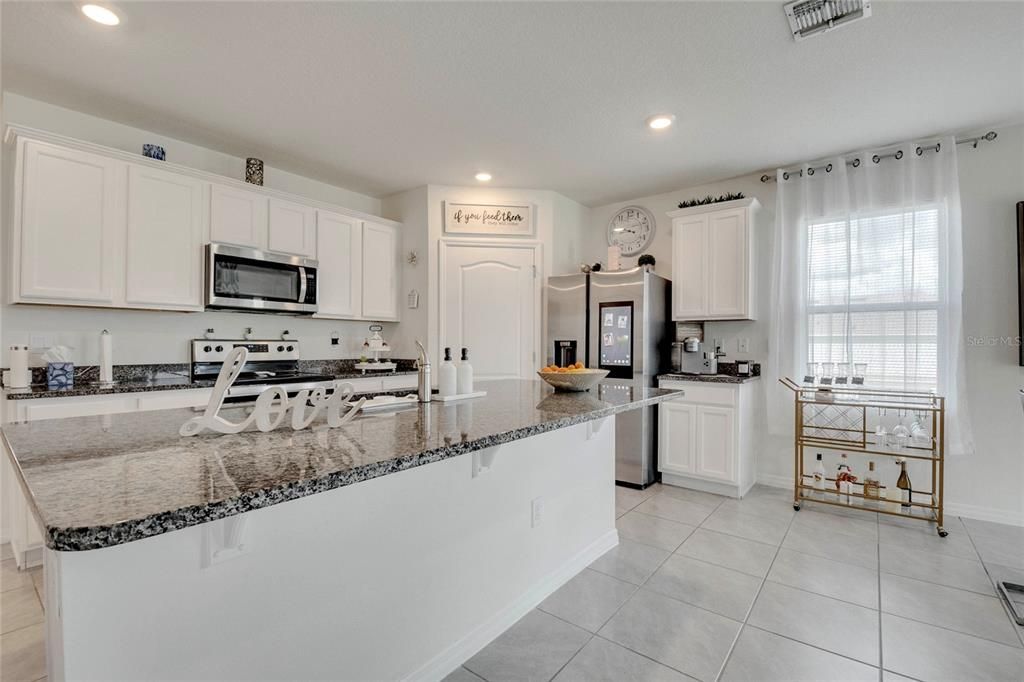 待售: $392,990 (4 贝兹, 2 浴室, 1617 平方英尺)