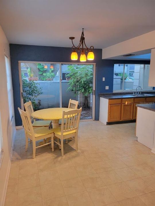 На продажу: $175,000 (3 спален, 2 ванн, 1272 Квадратных фут)