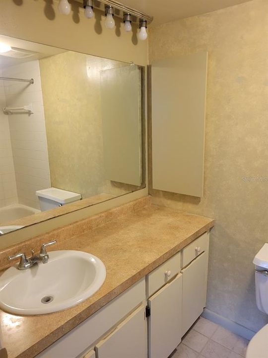 На продажу: $175,000 (3 спален, 2 ванн, 1272 Квадратных фут)