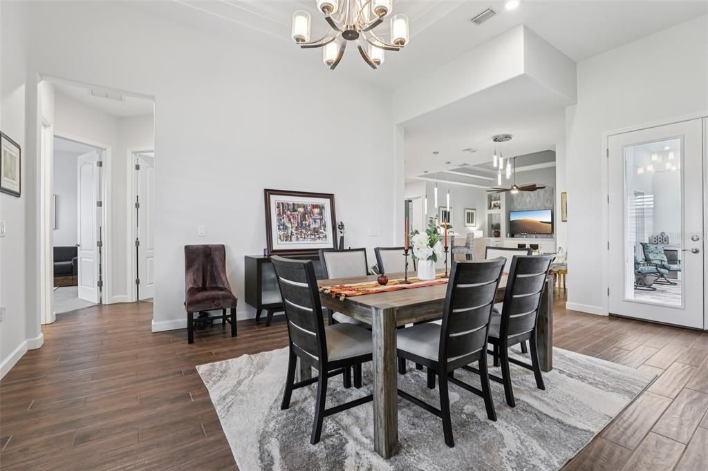 待售: $765,000 (4 贝兹, 3 浴室, 2681 平方英尺)