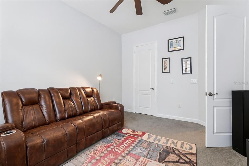 待售: $765,000 (4 贝兹, 3 浴室, 2681 平方英尺)