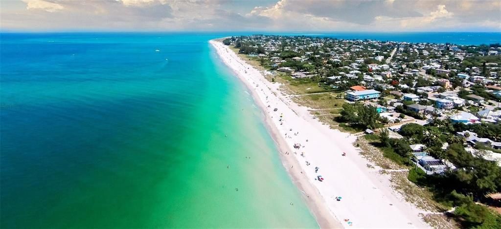 合同活跃: $634,777 (4 贝兹, 3 浴室, 2446 平方英尺)