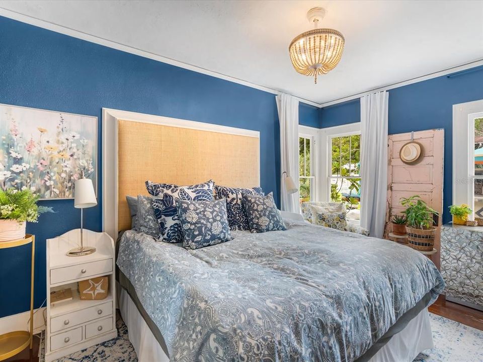 合同活跃: $634,777 (4 贝兹, 3 浴室, 2446 平方英尺)