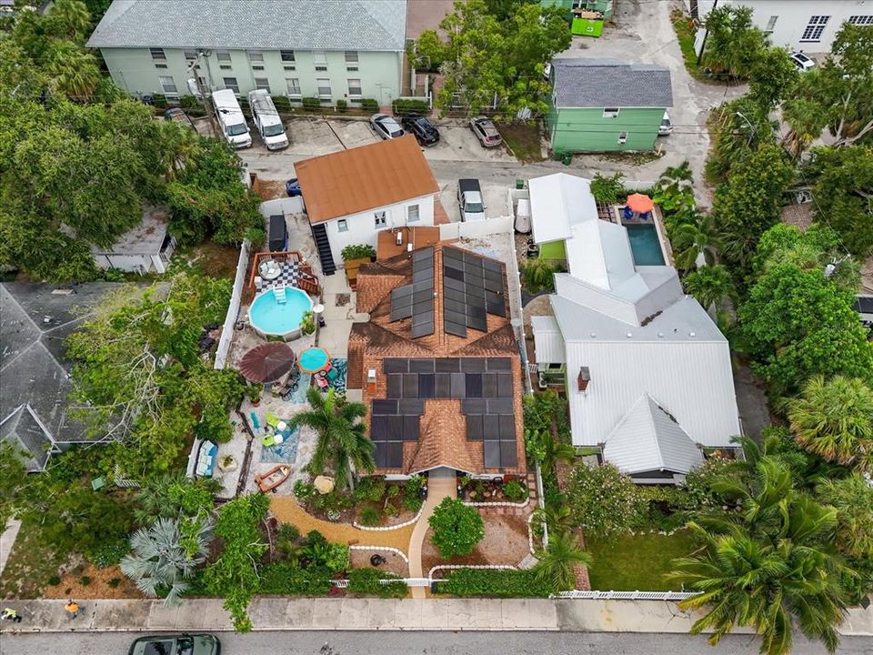 合同活跃: $634,777 (4 贝兹, 3 浴室, 2446 平方英尺)