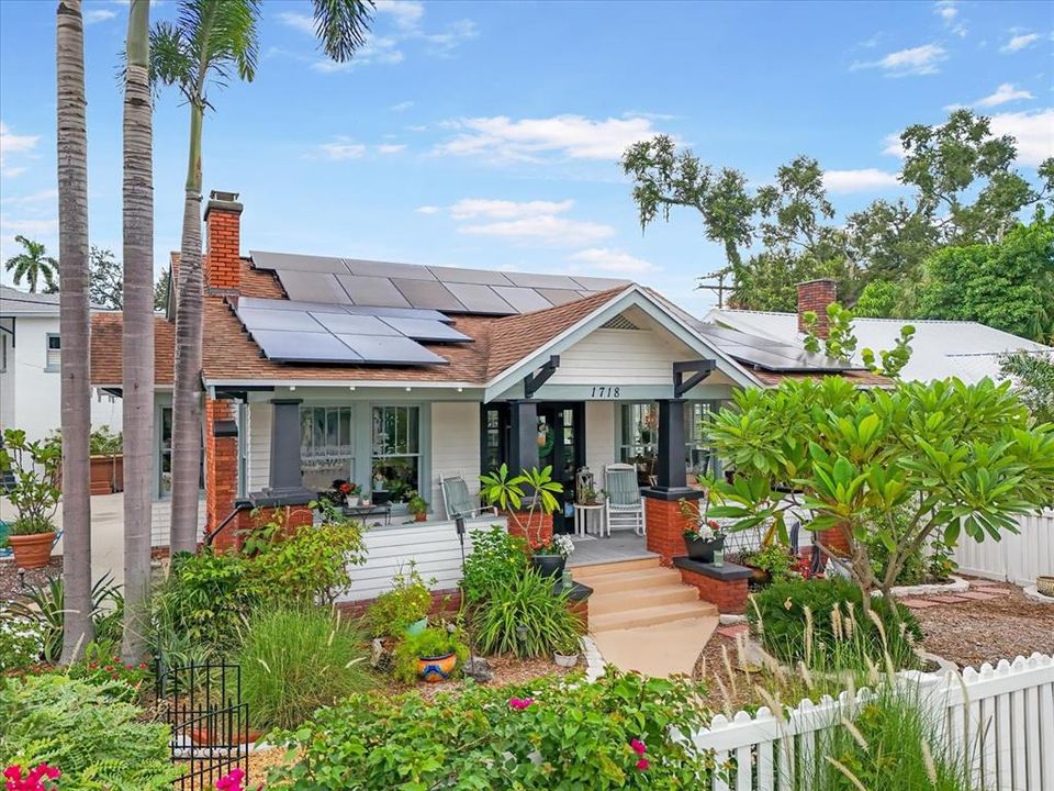 合同活跃: $634,777 (4 贝兹, 3 浴室, 2446 平方英尺)