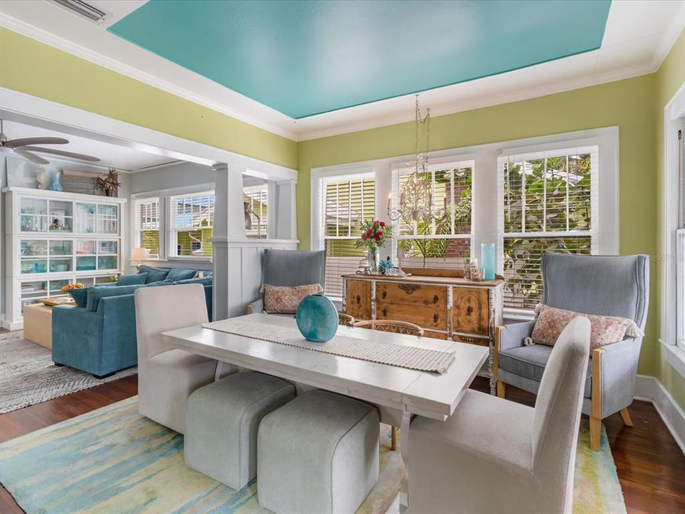 合同活跃: $634,777 (4 贝兹, 3 浴室, 2446 平方英尺)