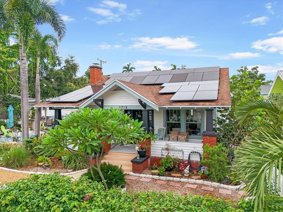 合同活跃: $634,777 (4 贝兹, 3 浴室, 2446 平方英尺)