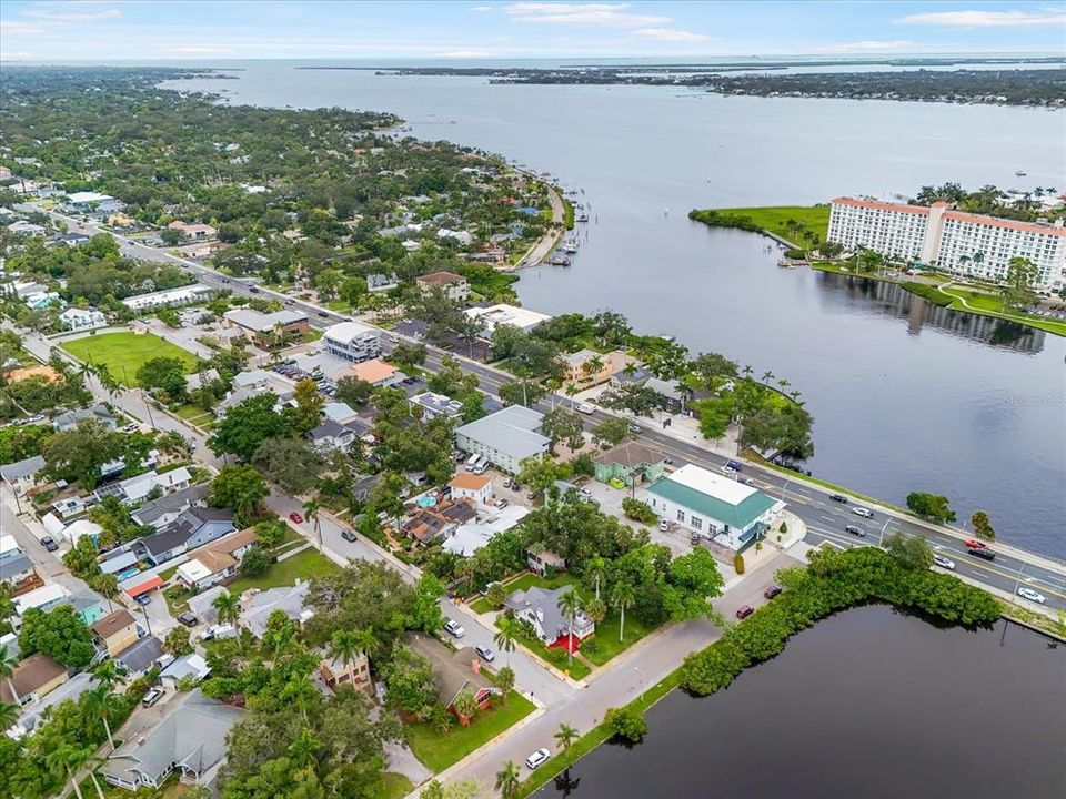 合同活跃: $634,777 (4 贝兹, 3 浴室, 2446 平方英尺)