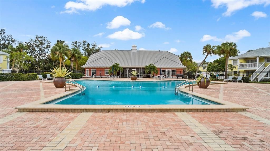 合同活跃: $249,000 (1 贝兹, 1 浴室, 668 平方英尺)