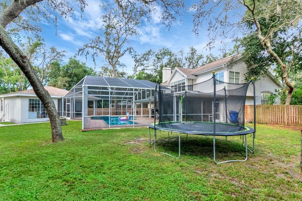 На продажу: $950,000 (6 спален, 4 ванн, 4161 Квадратных фут)